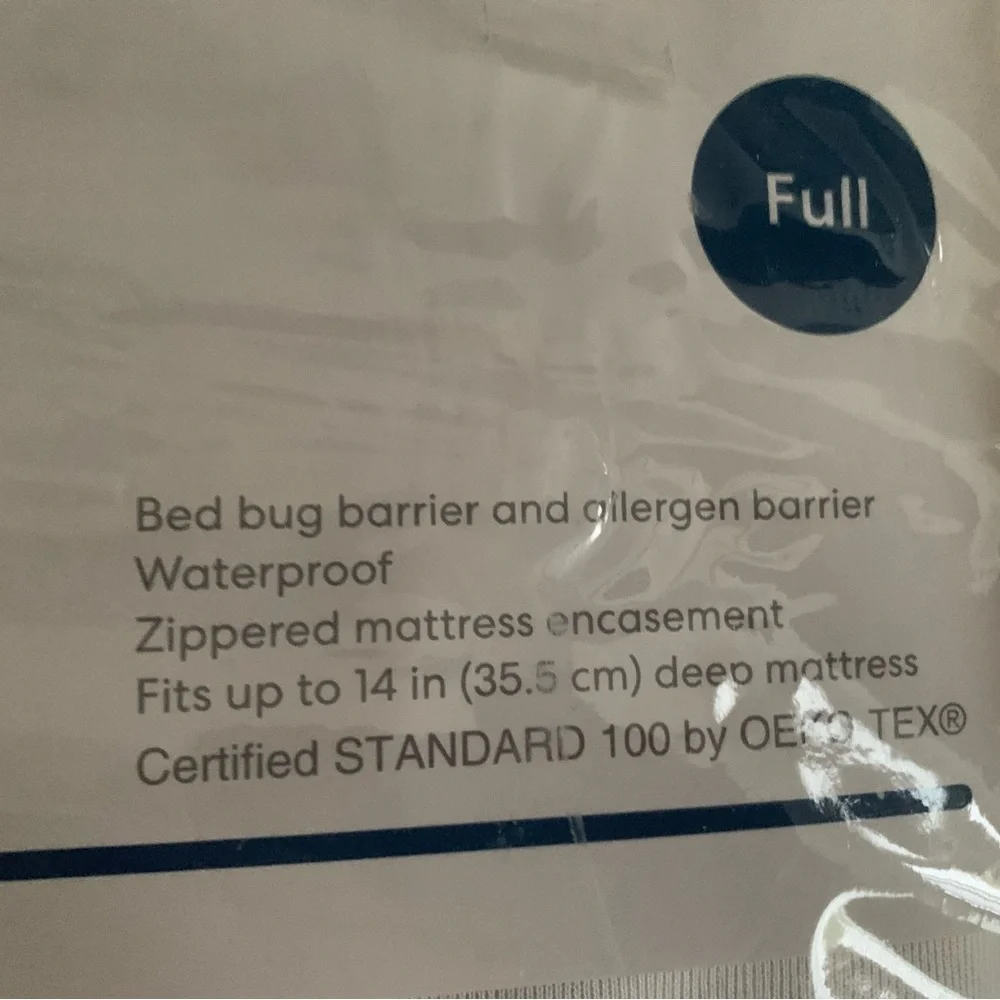 NWT Simply Essential FULL Mattress Protector, White